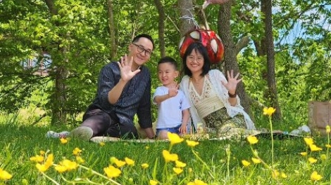 Gia đình Việt ở nước ngoài: gìn giữ truyền thống và bản sắc